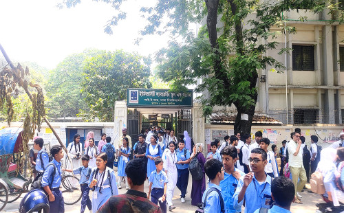 দেড় বছর পর শনিবার বিদ্যালয়ে ক্লাস, মিশ্র প্রতিক্রিয়া অভিভাবকদের