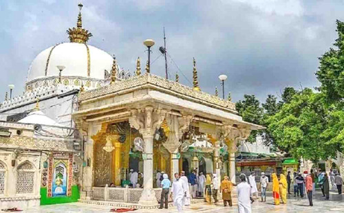 হিন্দুত্ববাদীদের লক্ষ্য ঐতিহাসিক সব মসজিদগুলো এবার নিশানায় আজমীর শরিফ