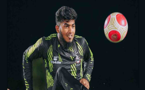 অভিষেকেই প্রশংসায় ভাসছেন রিশাদ