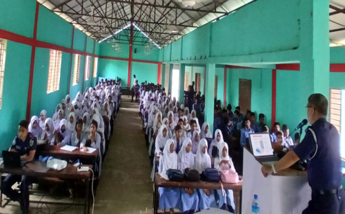 স্কুল শিক্ষার্থীদের সচেতনতা মহাসড়কে সড়ক দুর্ঘটনা প্রতিরোধে কার্যকর ভূমিকা পালন করবে 