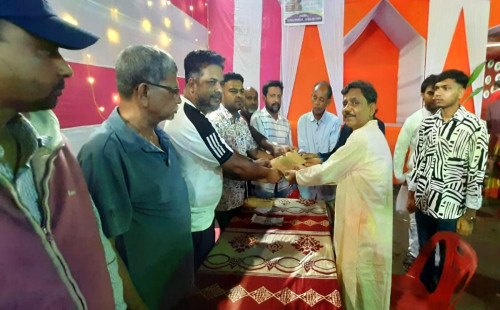 মনোনয়ন প্রত্যাশী সাঈদ খানের উদ্যোগে শ্যামা পূজা'র শুভেচ্ছা উপহার 