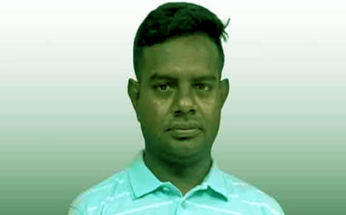 পূর্ব কালুরঘাটে কাভার্ড ভ্যানে চালকের মরদেহ উদ্ধার করেছে পুলিশ