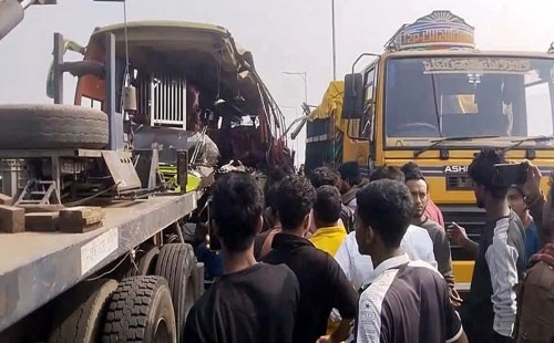 ঢাকা -ভাঙ্গা এক্সপ্রেসওয়েতে বাস-ট্রাক সংঘর্ষে নিহত -৩