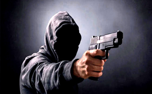 পিস্তল ঠেকিয়ে চট্টগ্রামে ৩৫টি স্বর্ণের বার ছিনতাইয়ের অভিযোগ