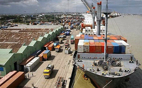 শ্রমিক-কর্মচারীদের টানা কর্মবিরতিতে অচলাবস্থায় চট্টগ্রাম বন্দর